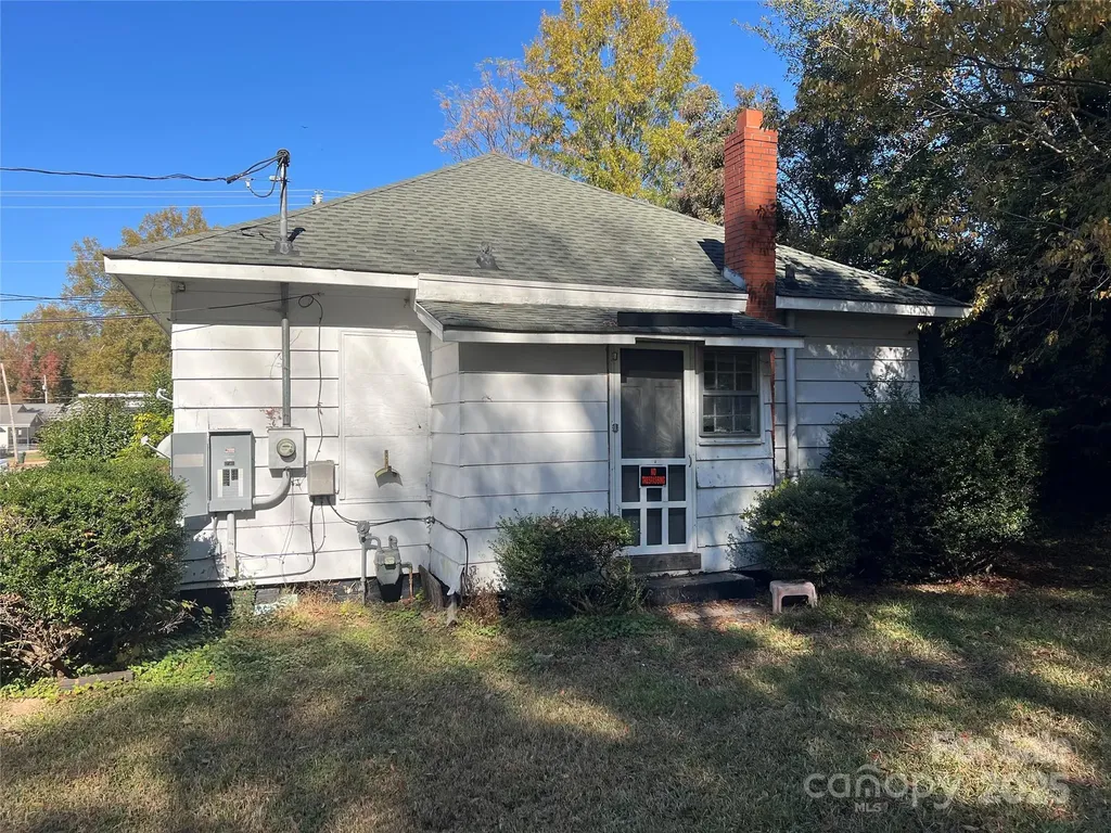 805 W Church Street W Cherryville NC 28021