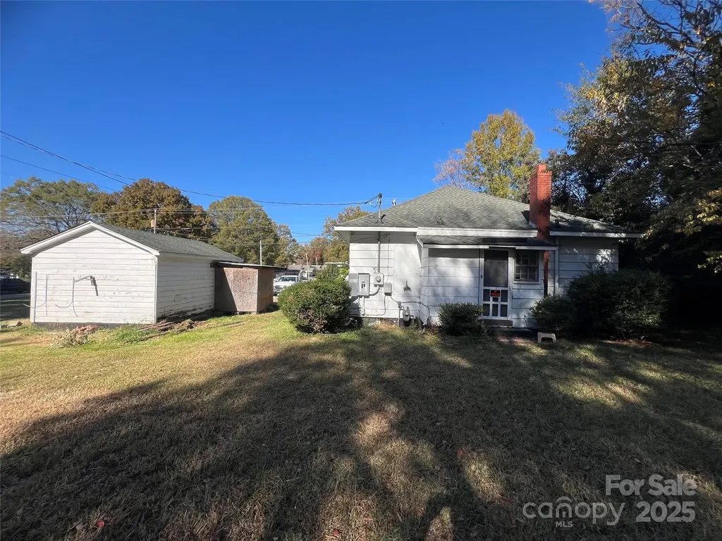 805 W Church Street W Cherryville NC 28021