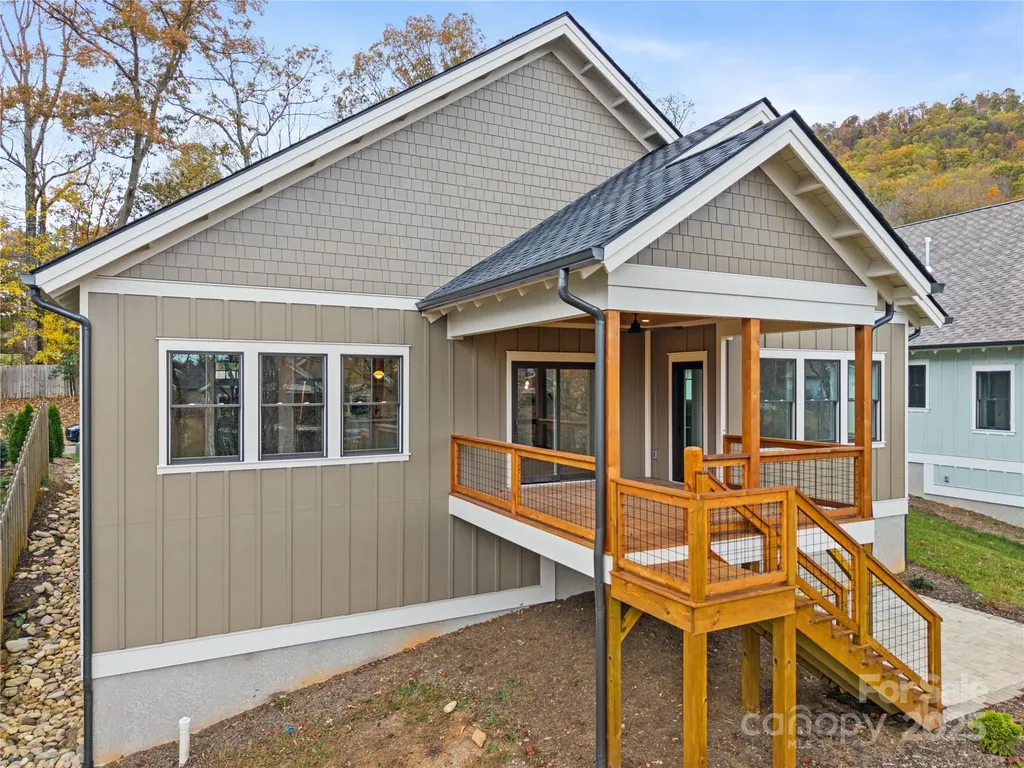 127 Creekside Valley Lane Arden NC 28704