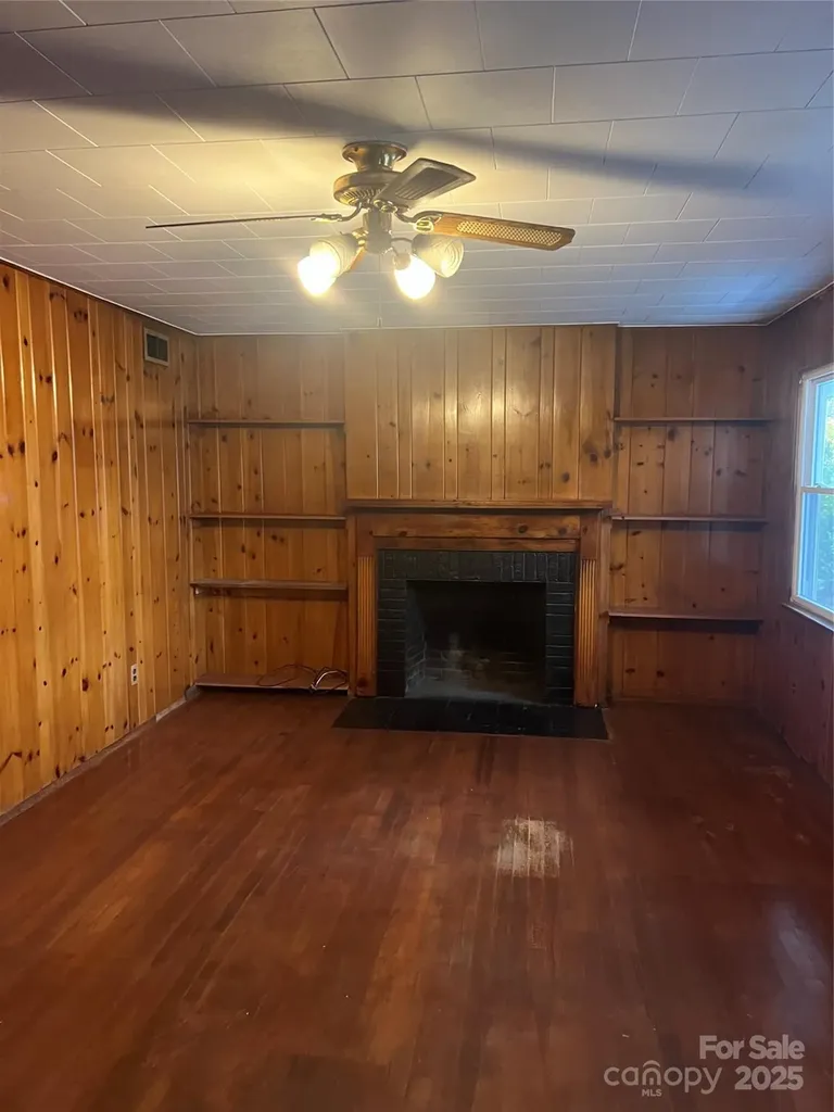 243 Governors View Asheville NC 28805