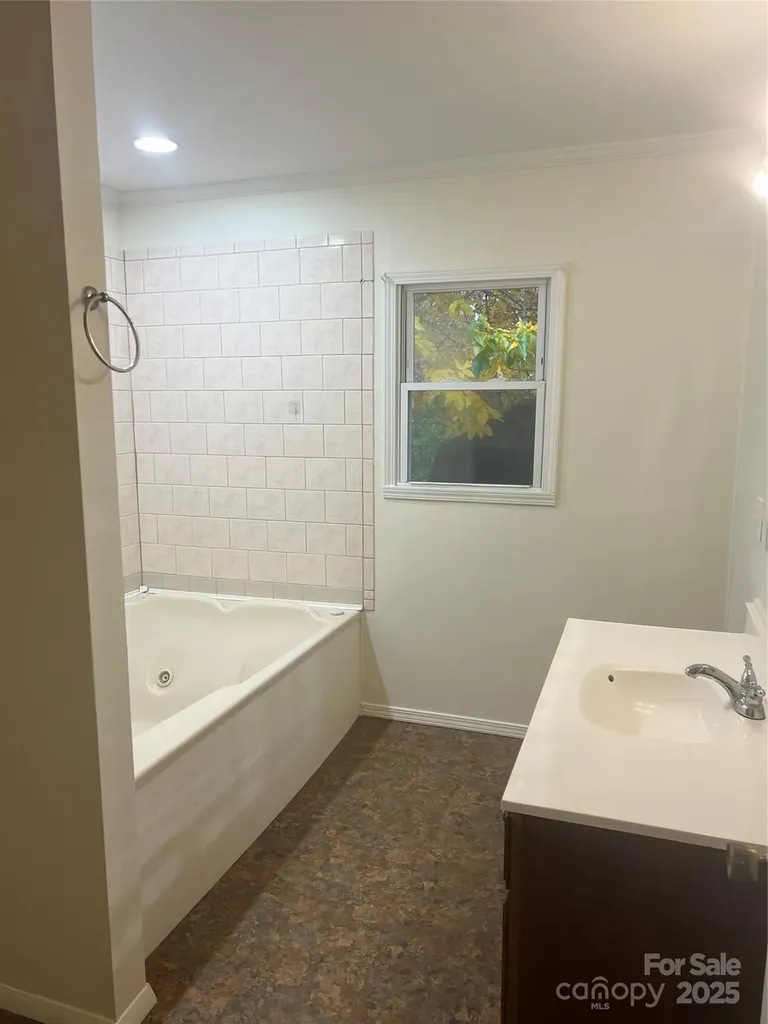 243 Governors View Asheville NC 28805