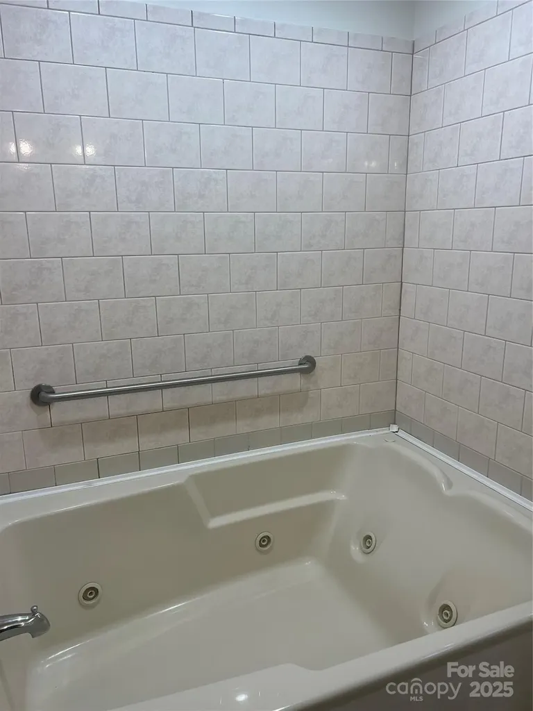243 Governors View Asheville NC 28805