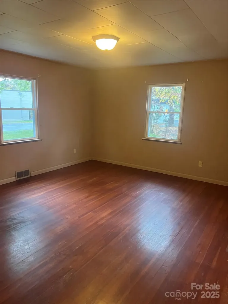 243 Governors View Asheville NC 28805