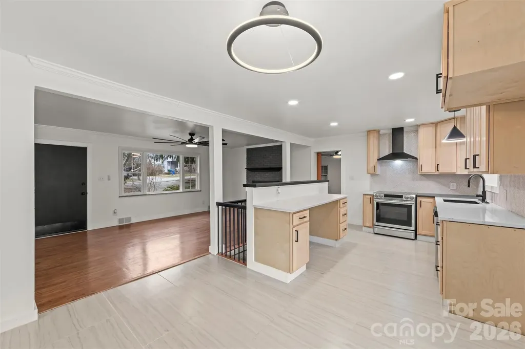 28 Pine Lane Asheville NC 28806