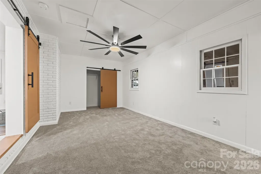 28 Pine Lane Asheville NC 28806