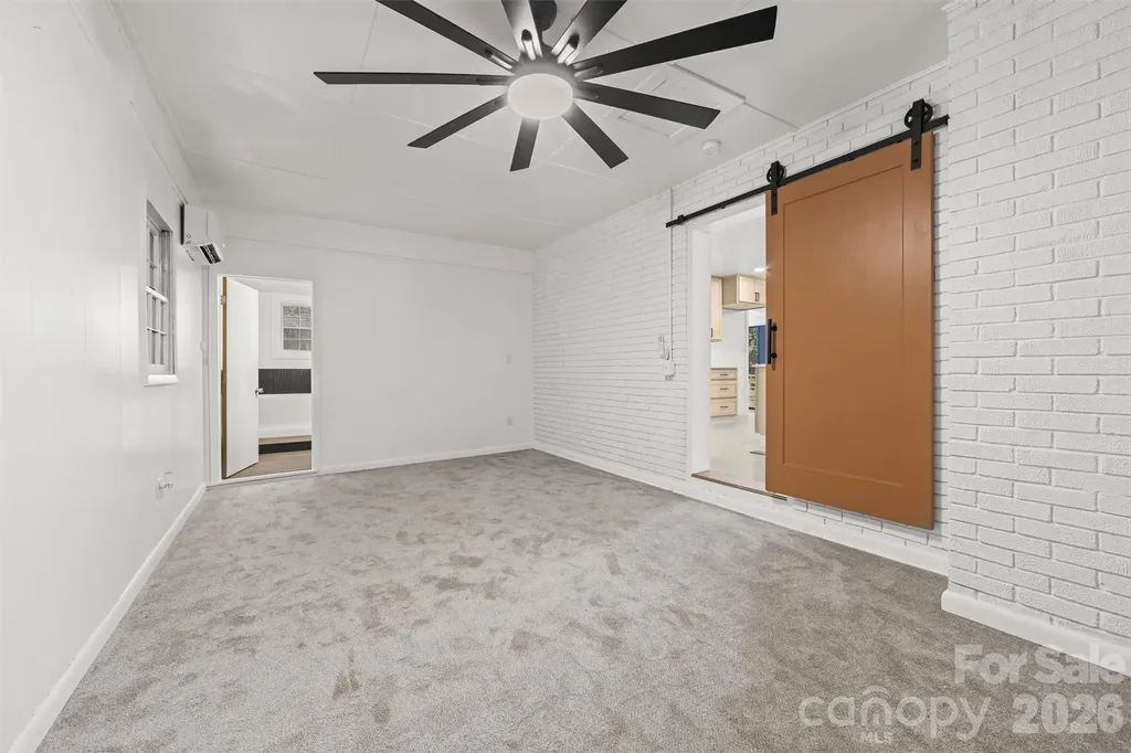 28 Pine Lane Asheville NC 28806