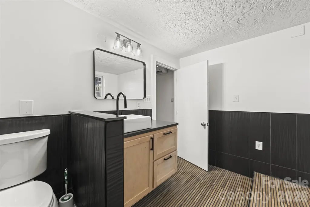 28 Pine Lane Asheville NC 28806