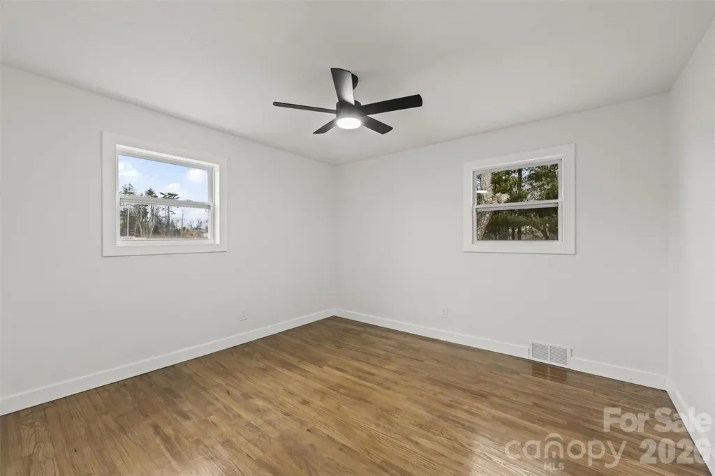 28 Pine Lane Asheville NC 28806