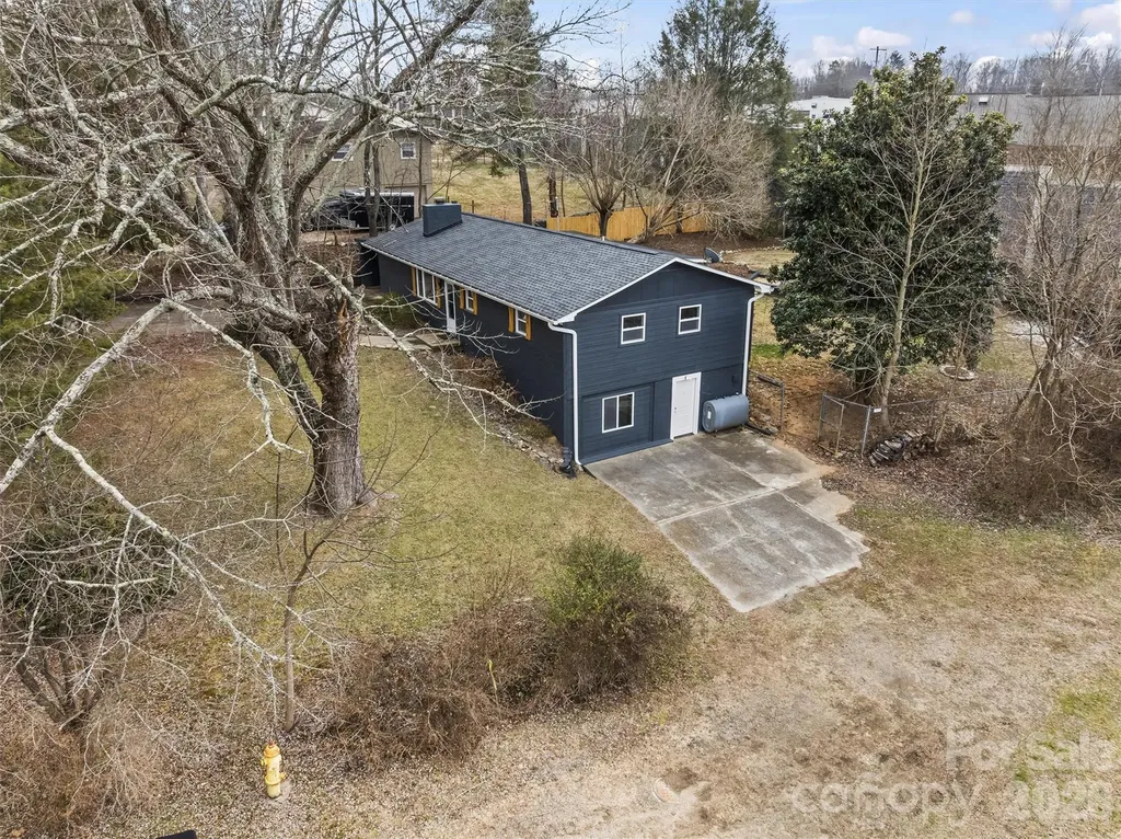 28 Pine Lane Asheville NC 28806