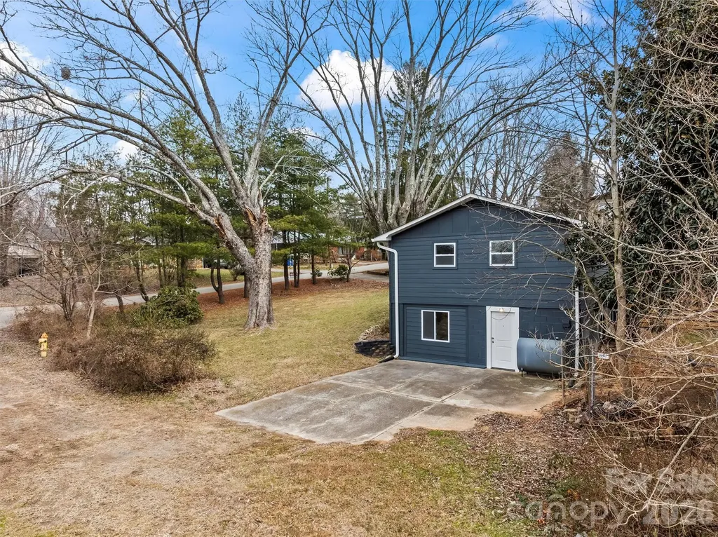28 Pine Lane Asheville NC 28806