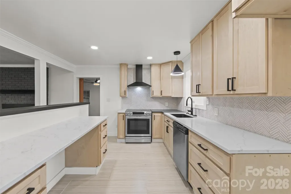 28 Pine Lane Asheville NC 28806