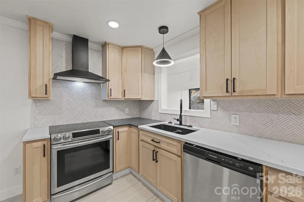 28 Pine Lane Asheville NC 28806