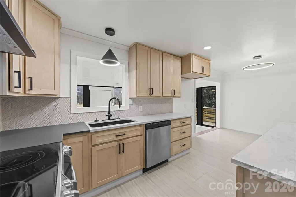 28 Pine Lane Asheville NC 28806