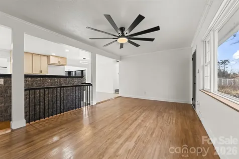 28 Pine Lane Asheville NC 28806