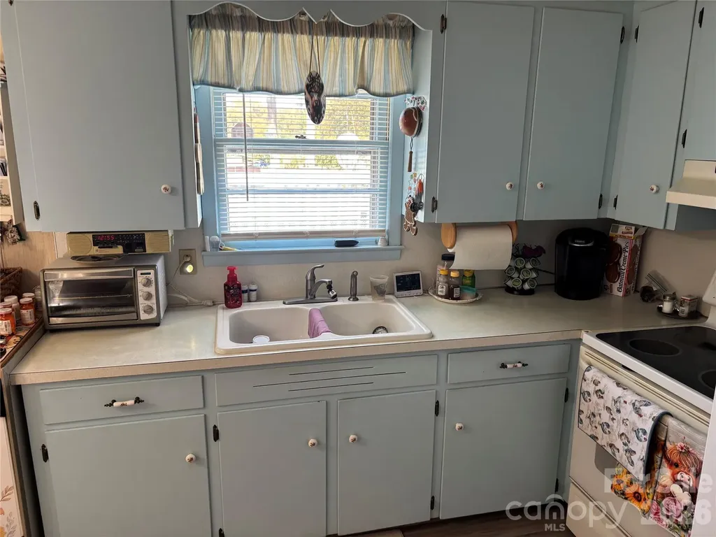 1954 Villa Drive Newton NC 28658