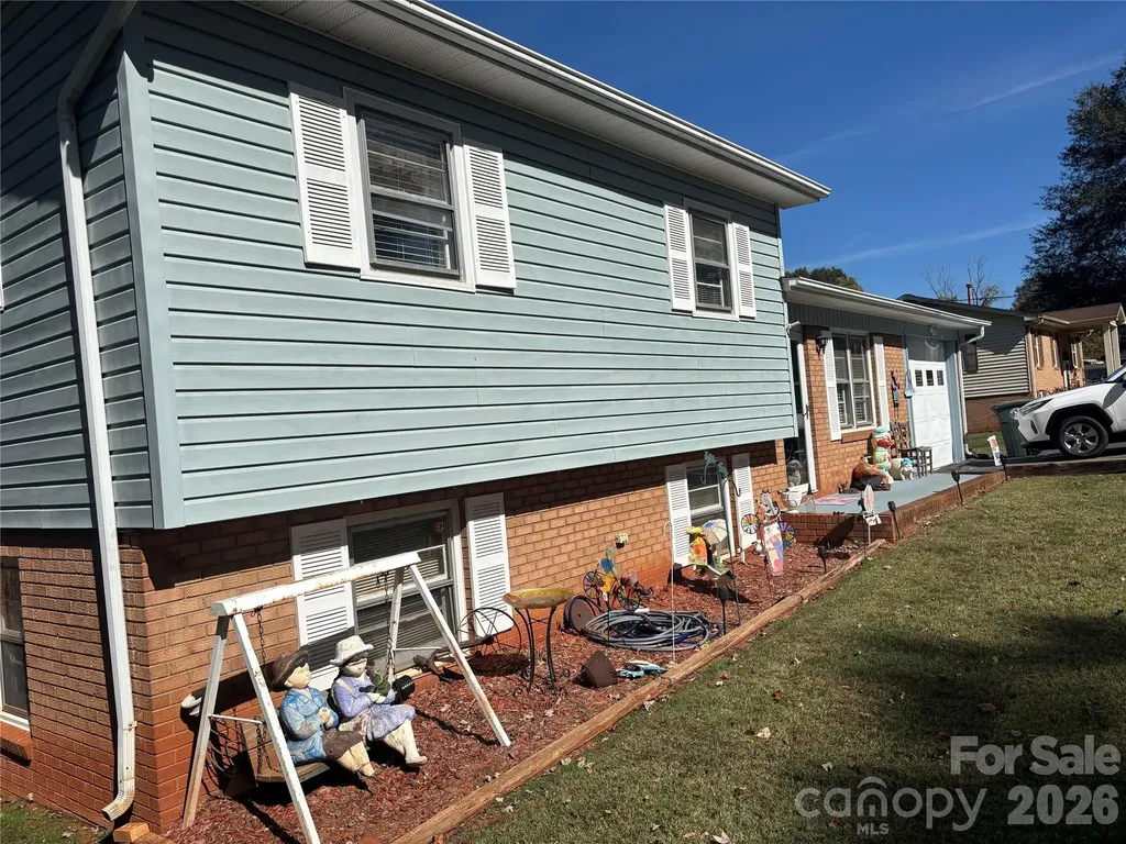 1954 Villa Drive Newton NC 28658