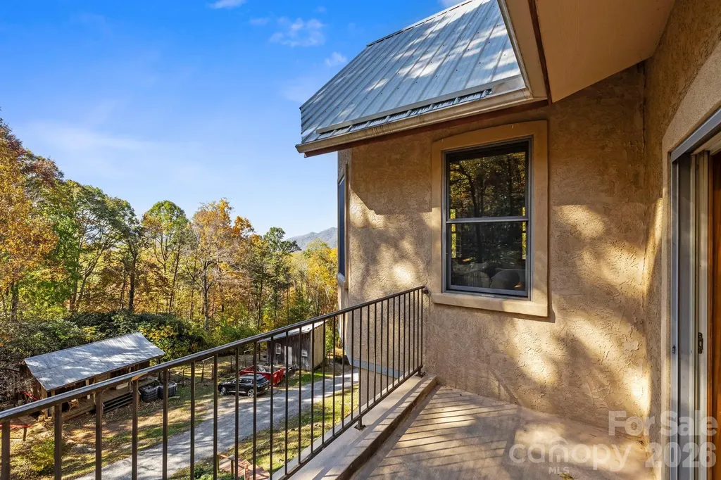 96 & 97 Old Cove Road Black Mountain NC 28711