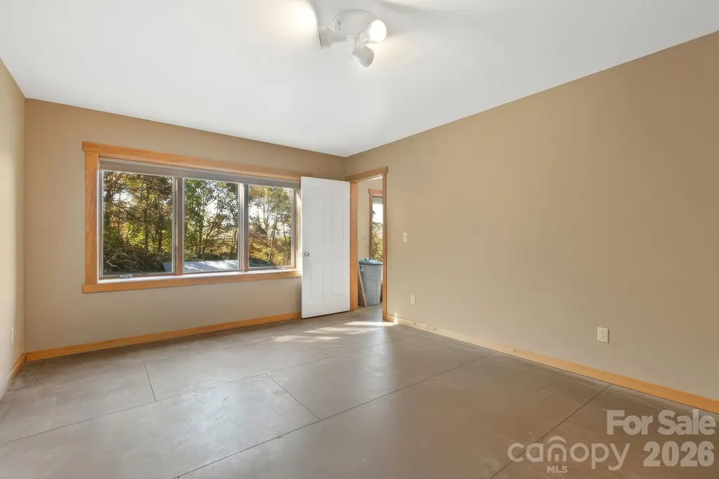 96 & 97 Old Cove Road Black Mountain NC 28711
