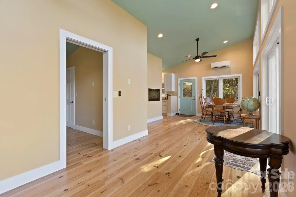 96 & 97 Old Cove Road Black Mountain NC 28711