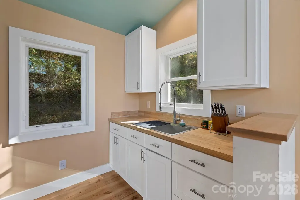 96 & 97 Old Cove Road Black Mountain NC 28711
