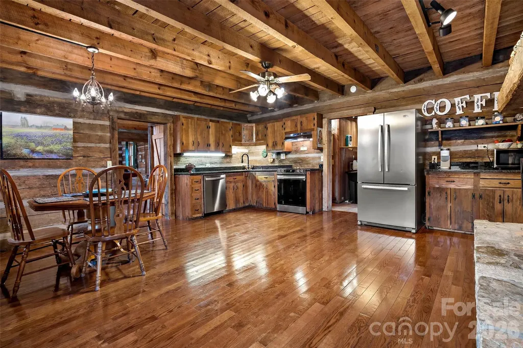1495 El Miner Drive Mars Hill NC 28754