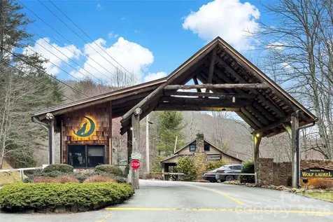 1495 El Miner Drive Mars Hill NC 28754