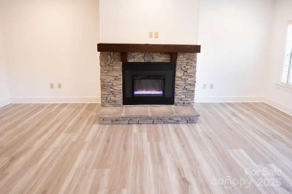 9 Kenilworth Knoll Asheville NC 28805