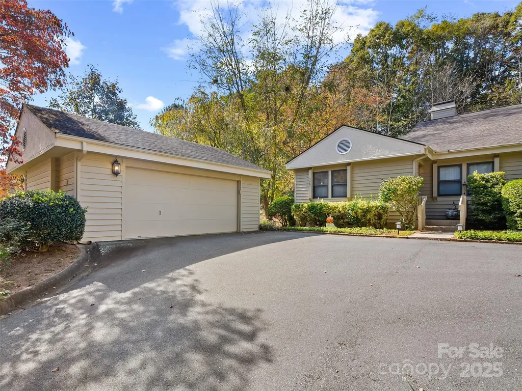 3901 Trinity Court Asheville NC 28805