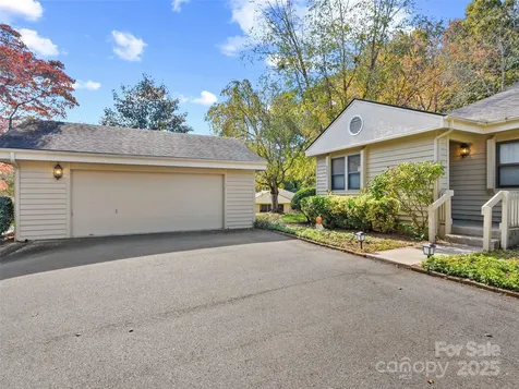 3901 Trinity Court Asheville NC 28805