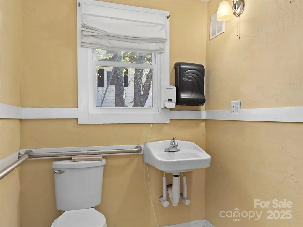 99 Walnut Street Waynesville NC 28786