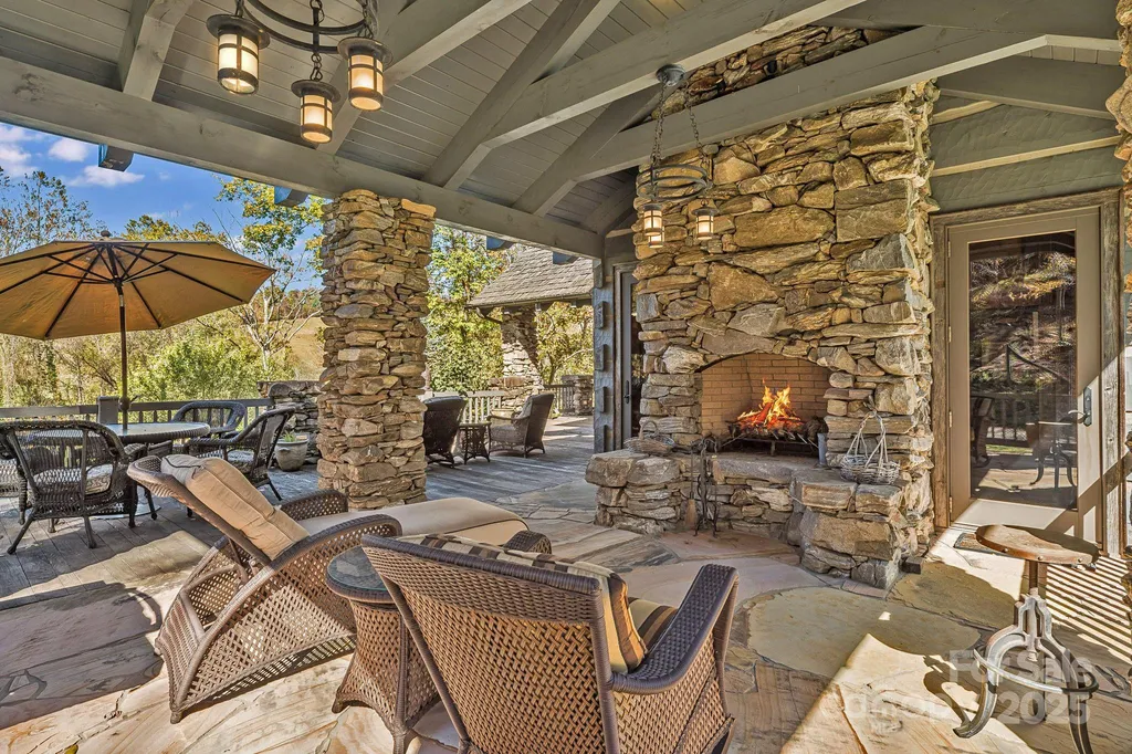 99 Thistle Ridge Canton NC 28716