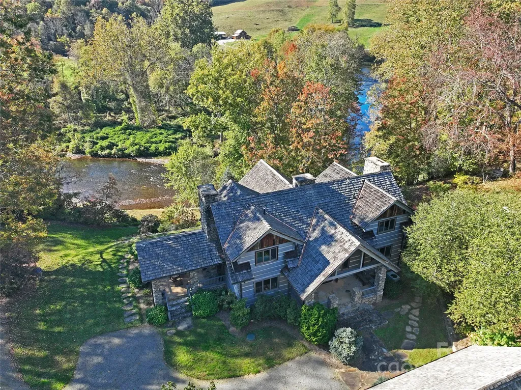 99 Thistle Ridge Canton NC 28716