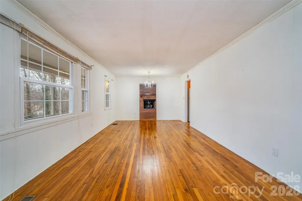 52 E Miller Street Columbus NC 28722