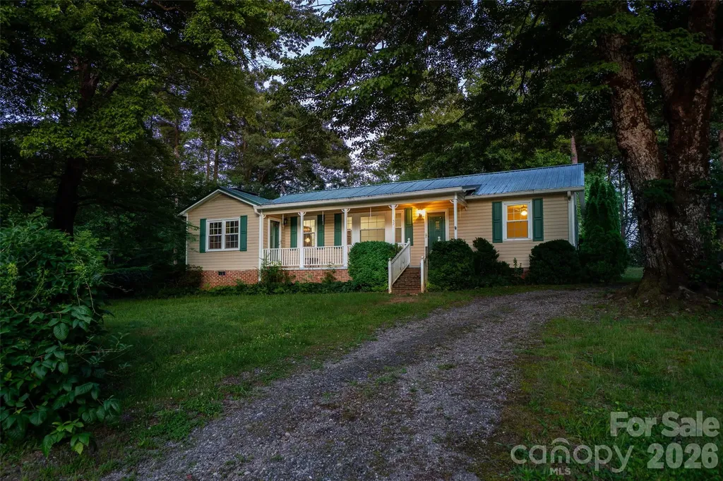 52 E Miller Street Columbus NC 28722