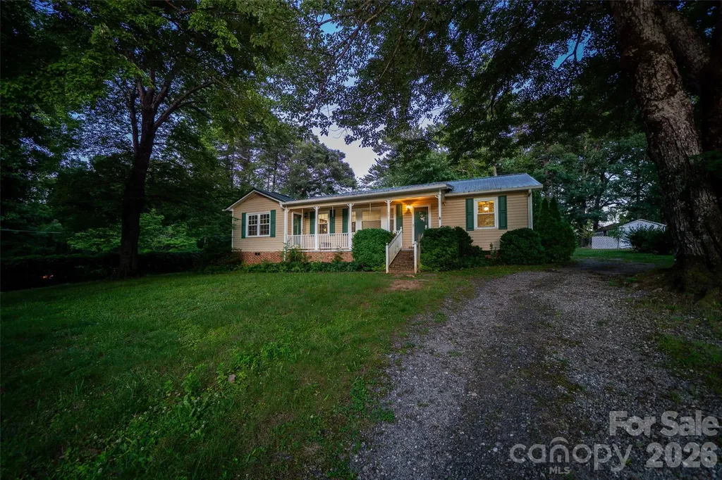 52 E Miller Street Columbus NC 28722