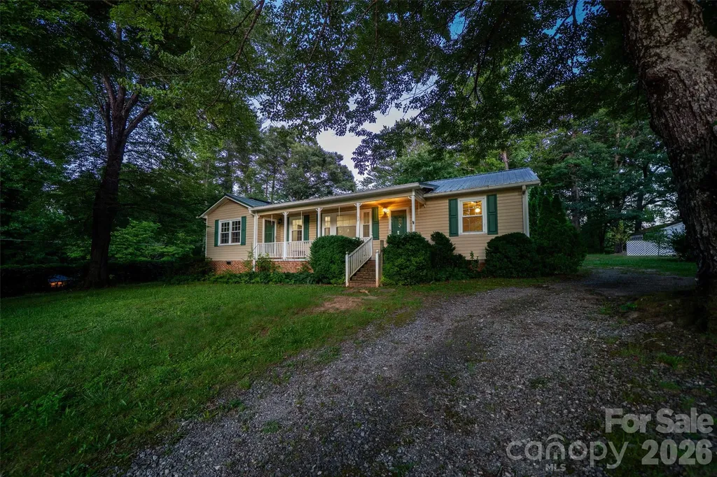 52 E Miller Street Columbus NC 28722