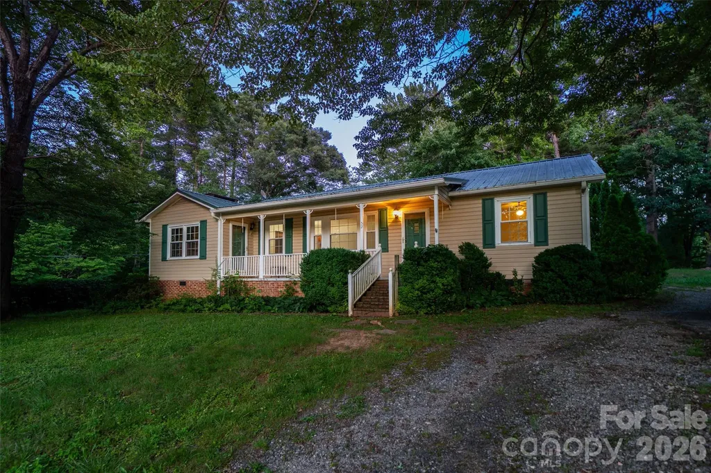 52 E Miller Street Columbus NC 28722
