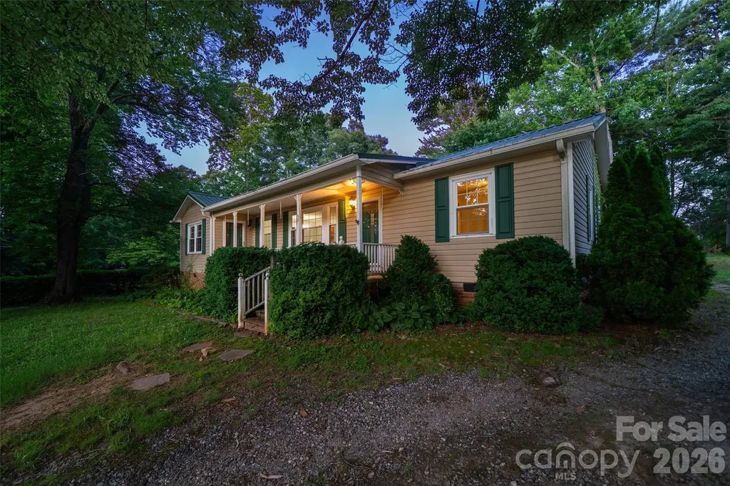 52 E Miller Street Columbus NC 28722