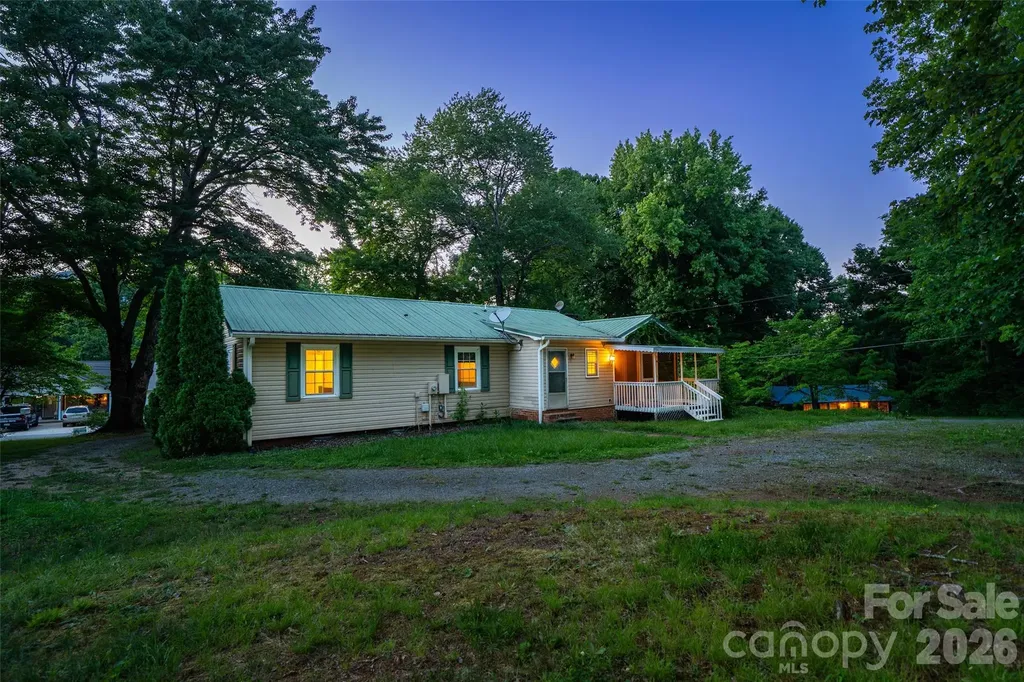 52 E Miller Street Columbus NC 28722
