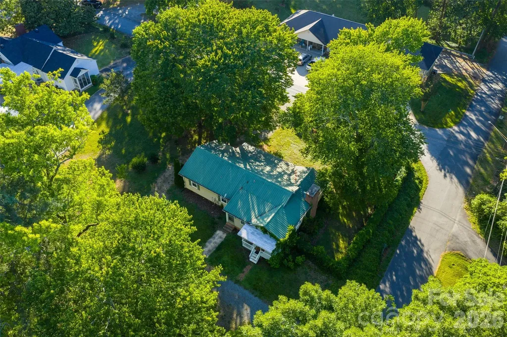 52 E Miller Street Columbus NC 28722