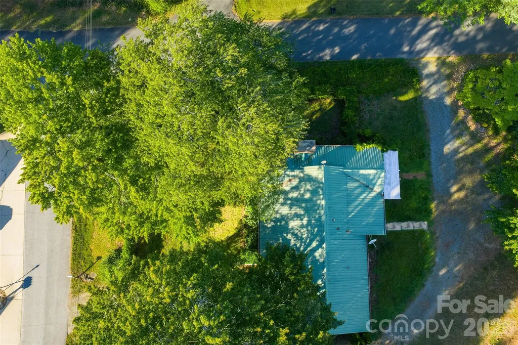 52 E Miller Street Columbus NC 28722