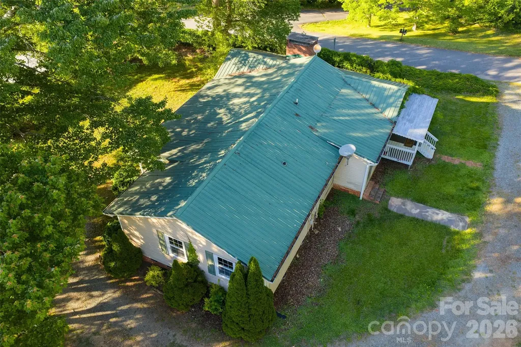52 E Miller Street Columbus NC 28722