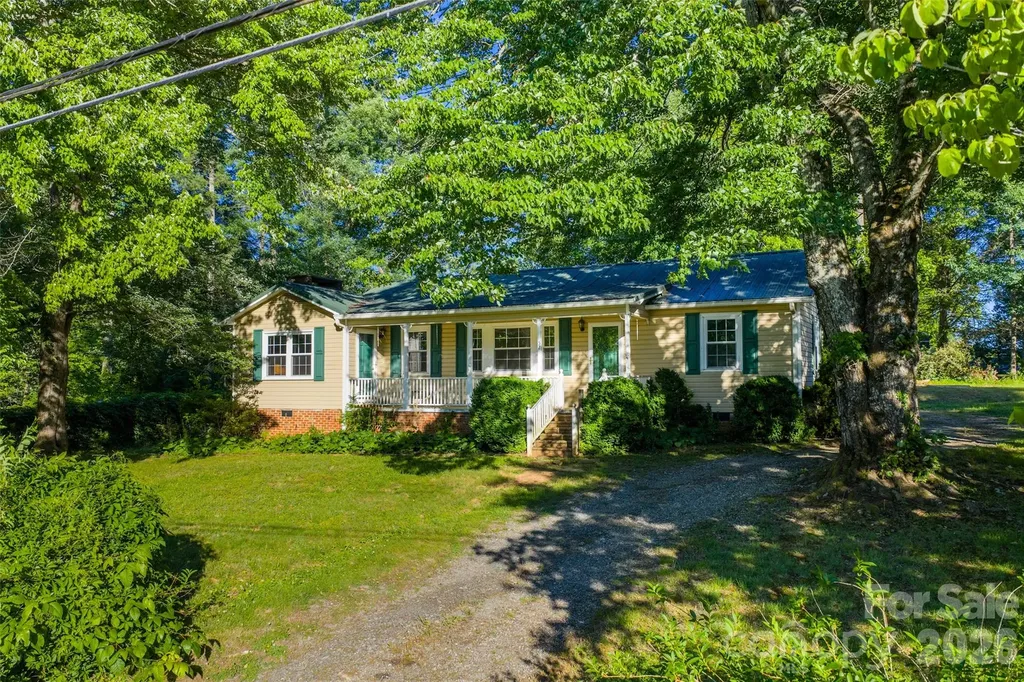 52 E Miller Street Columbus NC 28722