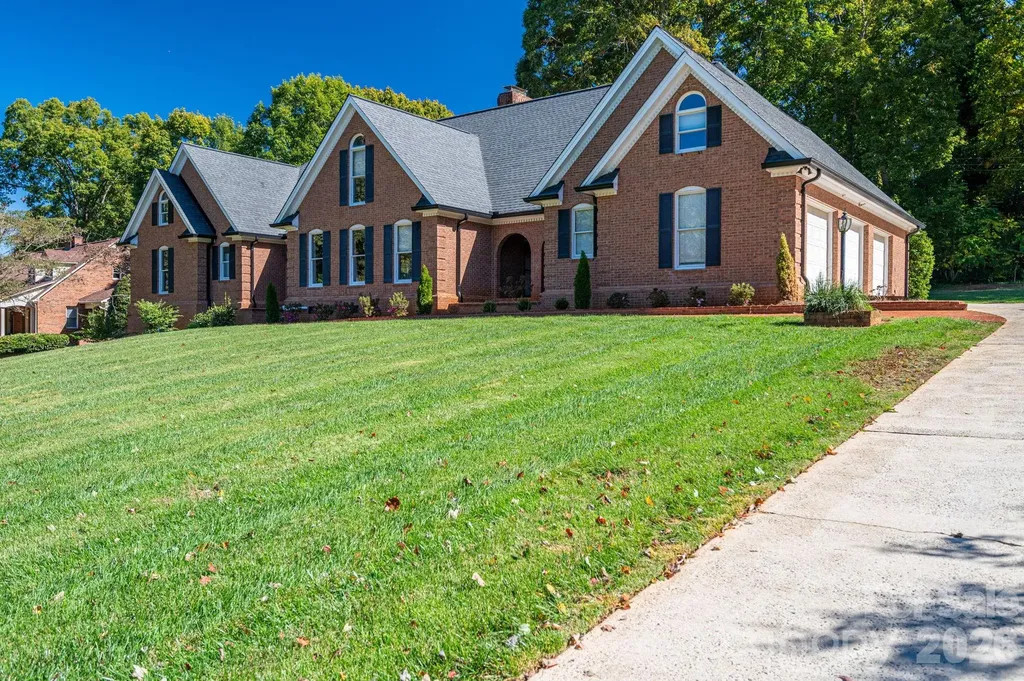 208 Hollow Road Lincolnton NC 28092