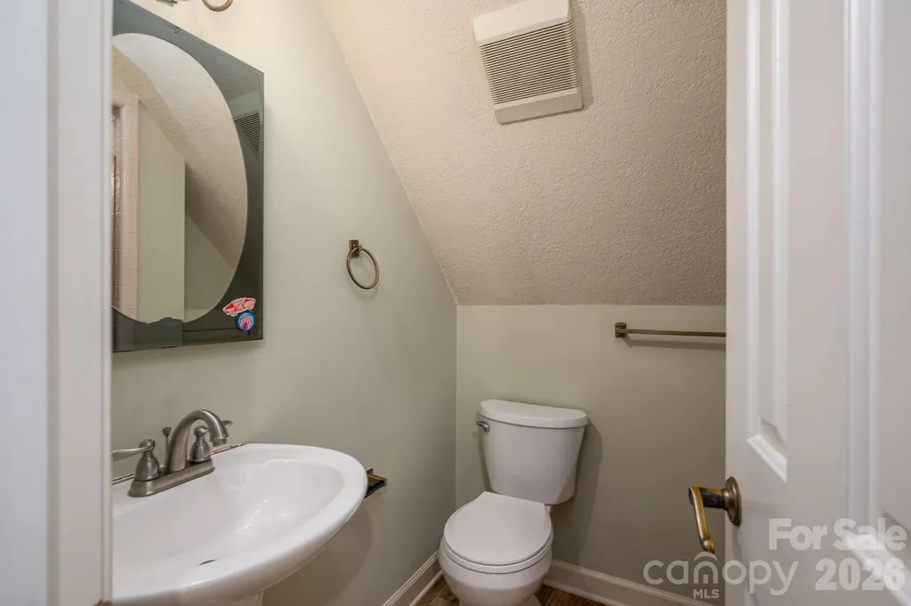 208 Hollow Road Lincolnton NC 28092