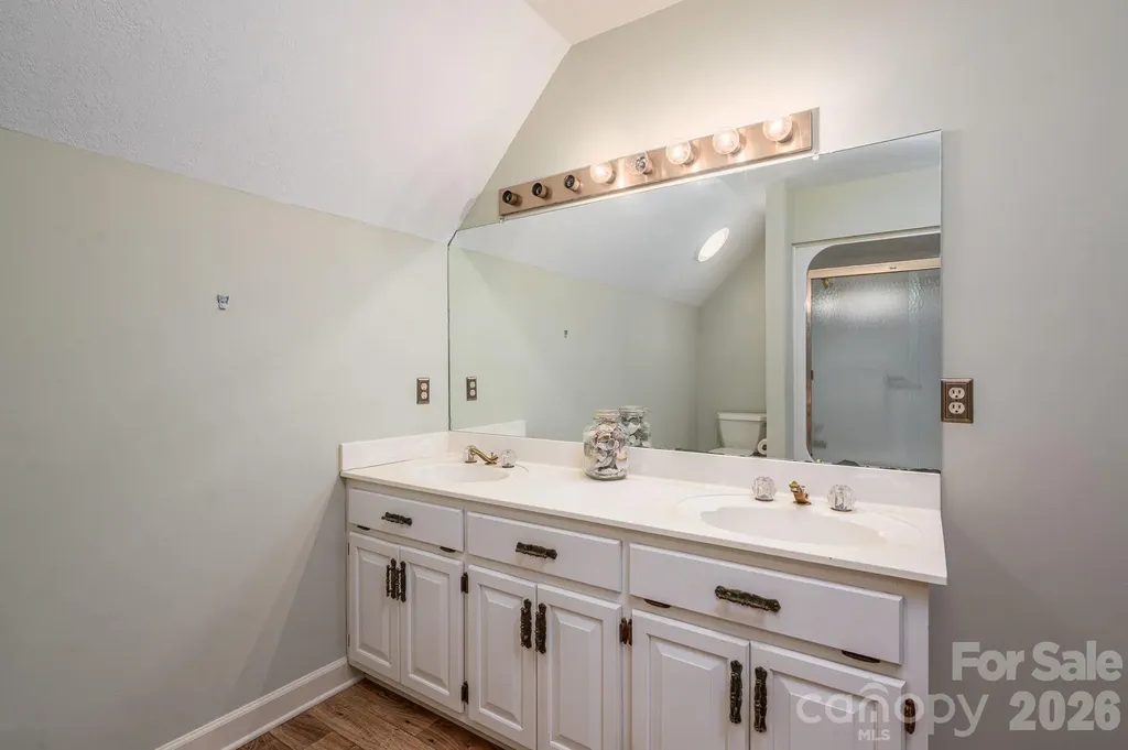 208 Hollow Road Lincolnton NC 28092