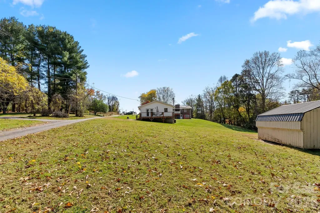 24 Ian River Drive Asheville NC 28806