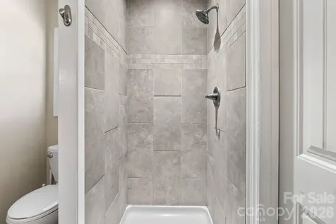 24 Ian River Drive Asheville NC 28806