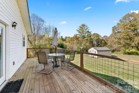 24 Ian River Drive Asheville NC 28806