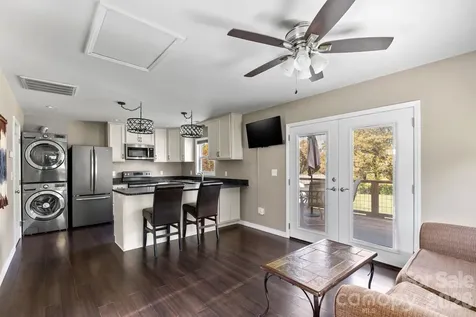 24 Ian River Drive Asheville NC 28806